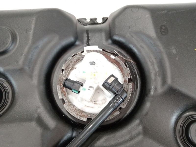Recambio de deposito combustible para porsche panamera diesel referencia OEM IAM 97020102213  