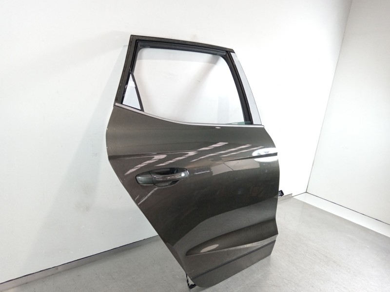 Recambio de puerta trasera derecha para seat arona referencia OEM IAM 6F9833312 6F9833052E 