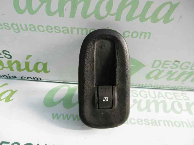 MANDO ELEVALUNAS DELANTERO DERECHO 93197894 
