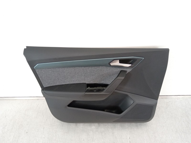 Recambio de guarnecido puerta delantera izquierda para seat arona referencia OEM IAM 6F08680779  