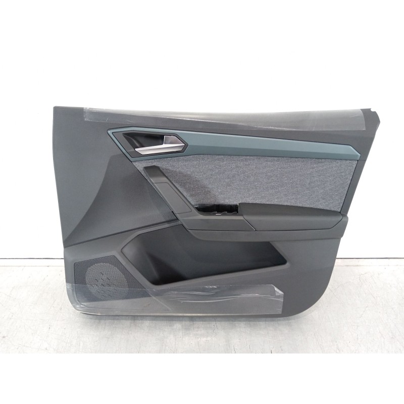 Recambio de guarnecido puerta delantera derecha para seat arona referencia OEM IAM 6F0868080 6F0867131 