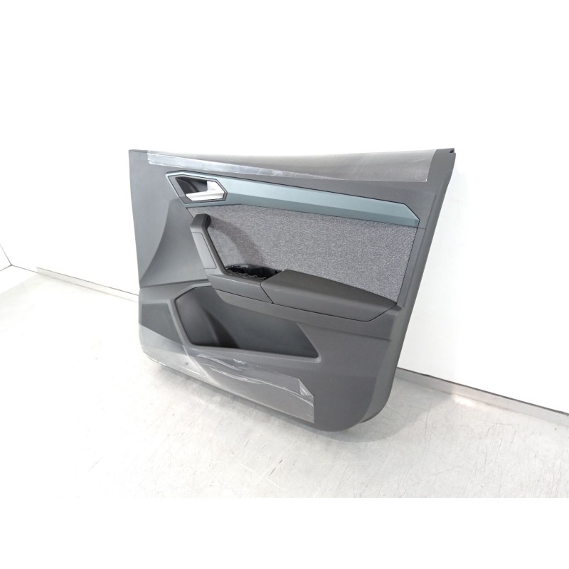 Recambio de guarnecido puerta delantera derecha para seat arona referencia OEM IAM 6F0868080 6F0867131 