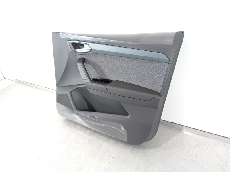 Recambio de guarnecido puerta delantera derecha para seat arona referencia OEM IAM 6F0868080 6F0867131 