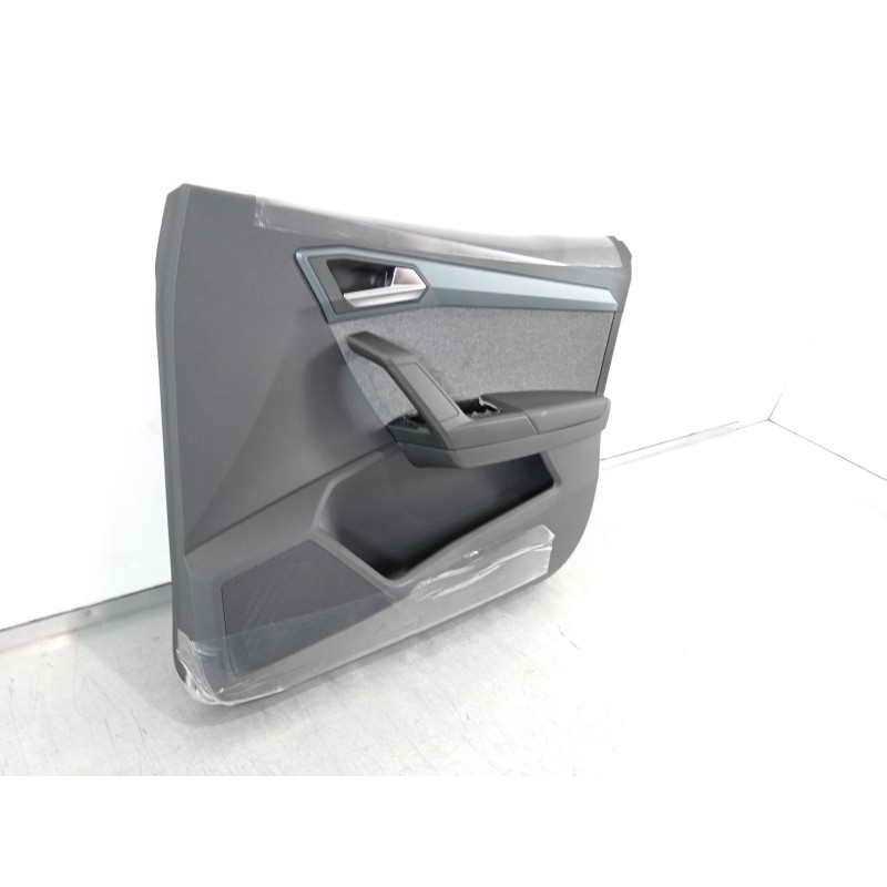 Recambio de guarnecido puerta delantera derecha para seat arona referencia OEM IAM 6F0868080 6F0867131 