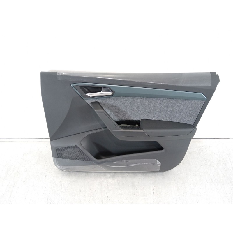 Recambio de guarnecido puerta delantera derecha para seat arona referencia OEM IAM 6F0868080 6F0867131 