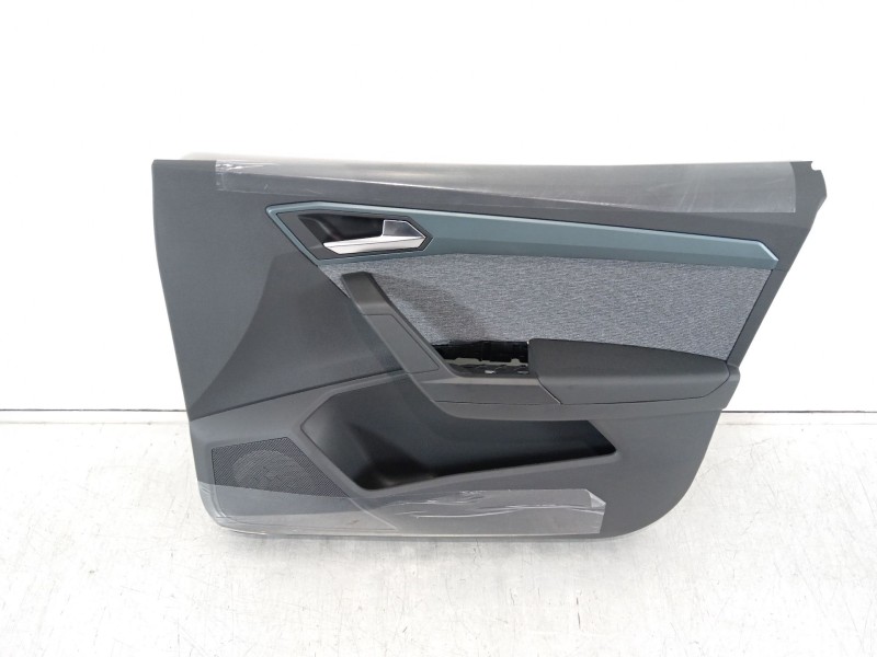 Recambio de guarnecido puerta delantera derecha para seat arona referencia OEM IAM 6F0868080 6F0867131 