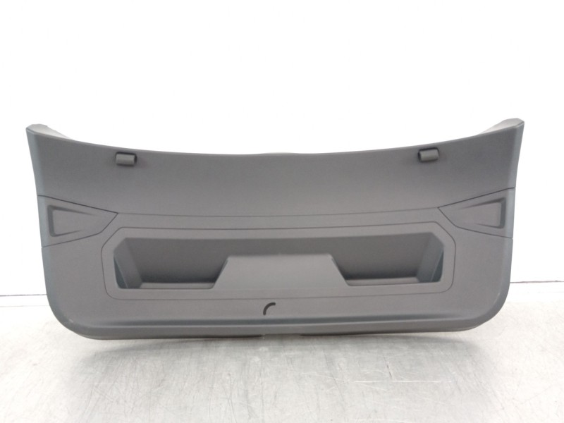 Recambio de guarnecido porton trasero para seat arona referencia OEM IAM 6F9867601  