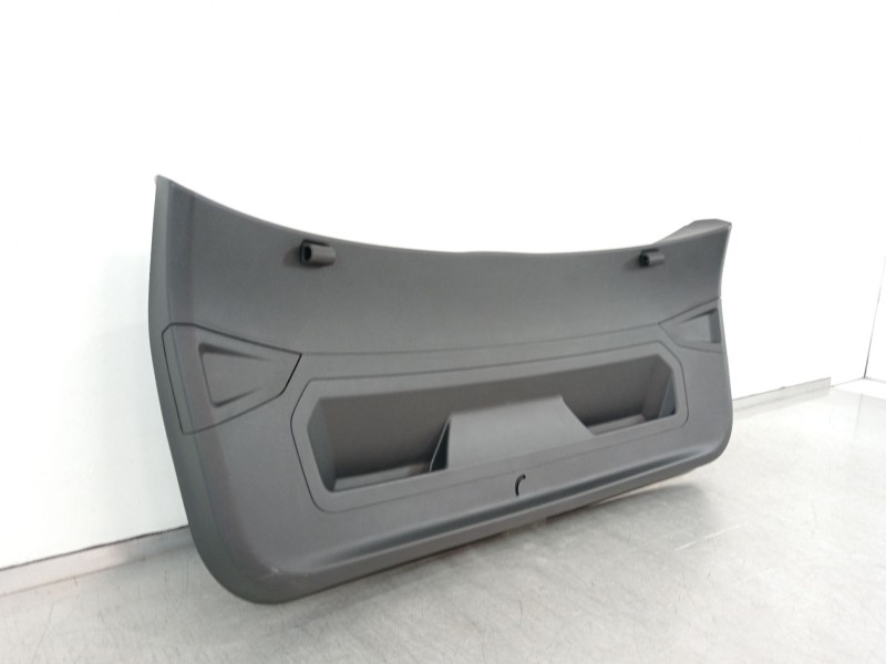 Recambio de guarnecido porton trasero para seat arona referencia OEM IAM 6F9867601  