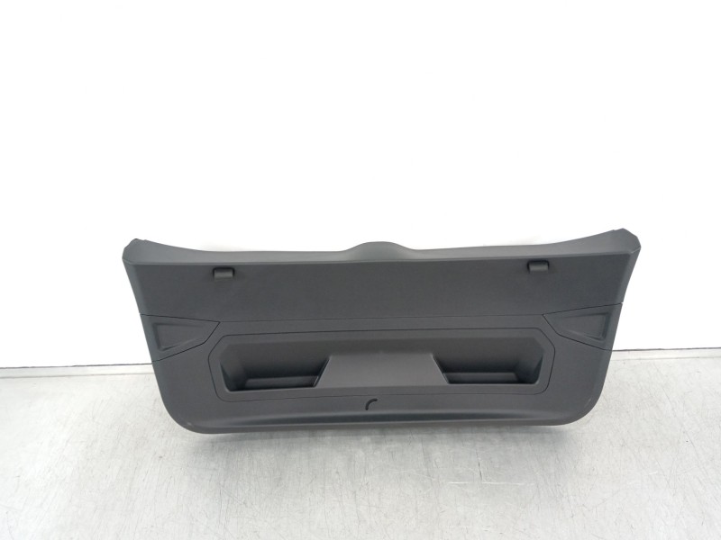 Recambio de guarnecido porton trasero para seat arona referencia OEM IAM 6F9867601  