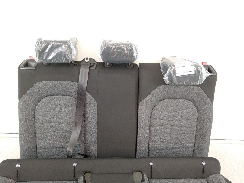Recambio de asientos traseros para seat arona referencia OEM IAM 6F9885375  