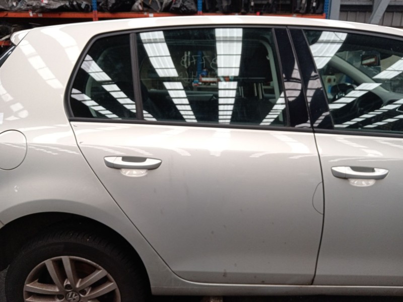 Recambio de puerta trasera derecha para volkswagen golf vi (5k1) 2.0 tdi referencia OEM IAM   