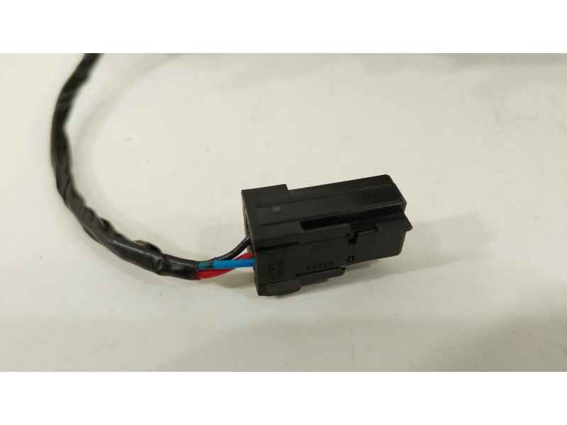 Recambio de piloto trasero izquierdo en porton para peugeot 308 business line referencia OEM IAM 9677818380  81260101