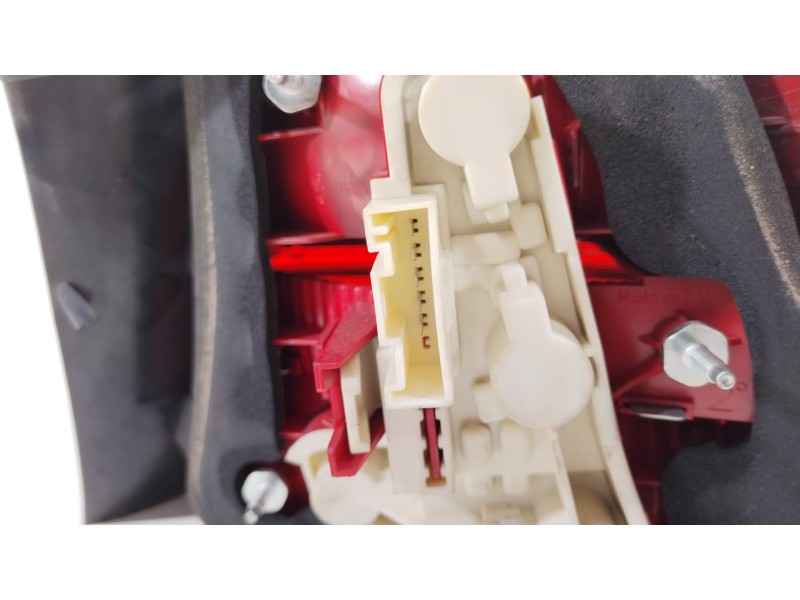 Recambio de piloto trasero izquierdo para bmw serie 3 berlina (e90) 320d referencia OEM IAM 6089557  63216937457