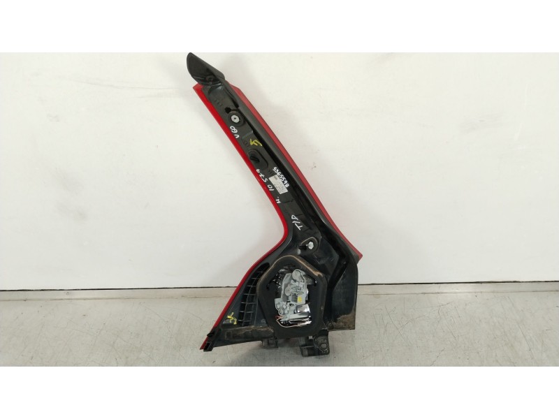 Recambio de piloto trasero derecho para volvo v60 kombi 2.4 diesel cat referencia OEM IAM 31214964  