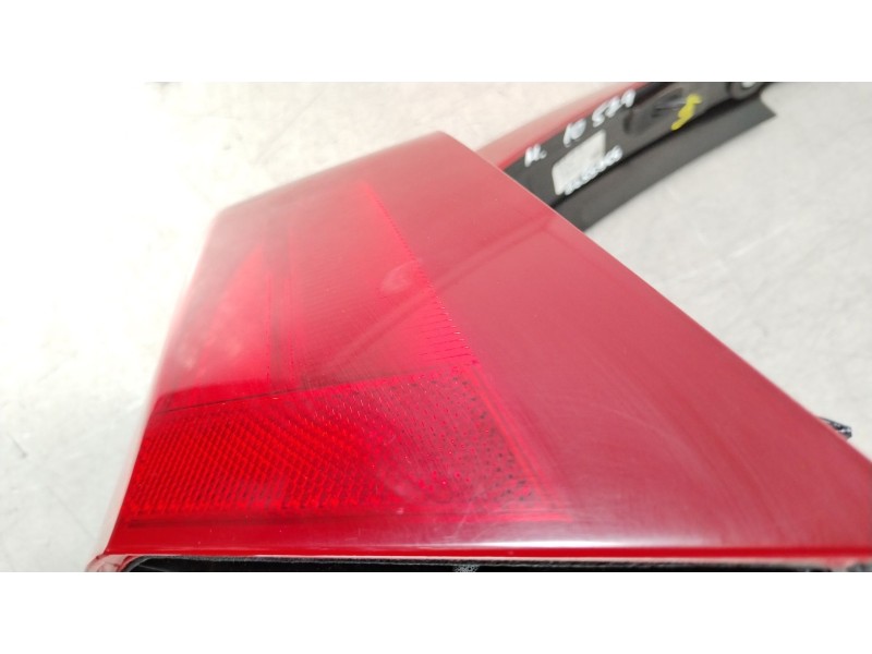 Recambio de piloto trasero derecho para volvo v60 kombi 2.4 diesel cat referencia OEM IAM 31214964  