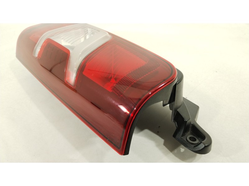 Recambio de piloto trasero derecho para toyota proace city referencia OEM IAM 9820554880  