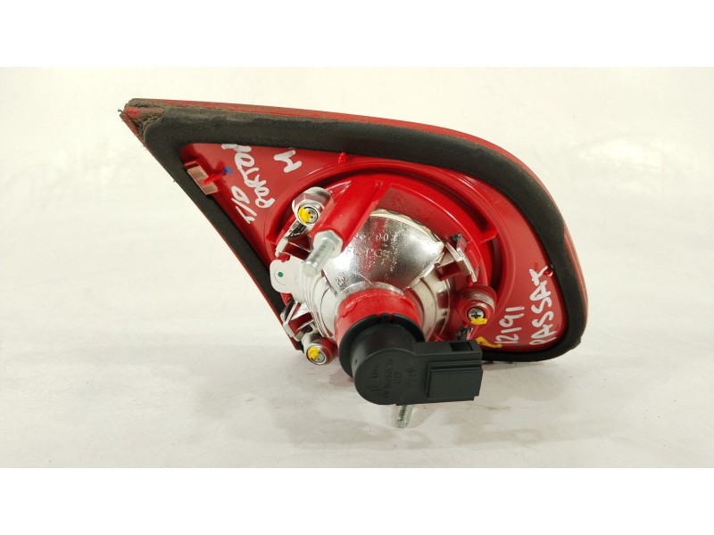 Recambio de piloto trasero derecho en porton para volkswagen passat berlina (3c2) advance referencia OEM IAM 3C5945094E  