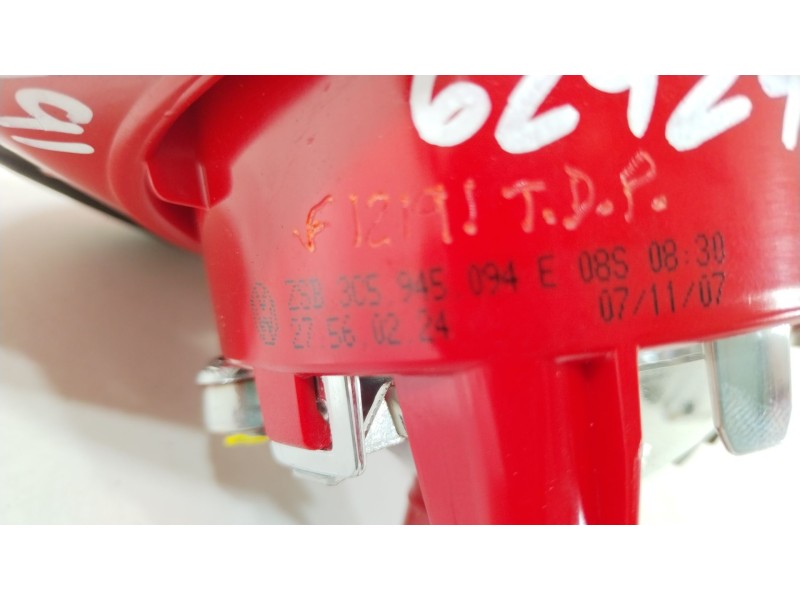 Recambio de piloto trasero derecho en porton para volkswagen passat berlina (3c2) advance referencia OEM IAM 3C5945094E  