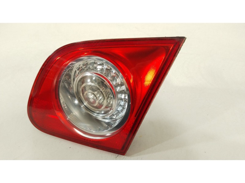 Recambio de piloto trasero derecho en porton para volkswagen passat berlina (3c2) advance referencia OEM IAM 3C5945094E  