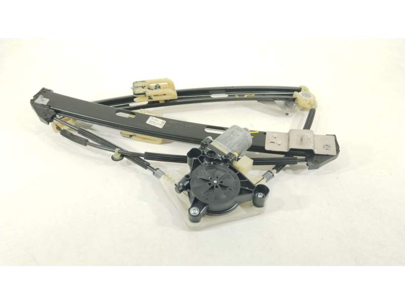 ELEVALUNAS DELANTERO DERECHO 82G837462 8W0959802 