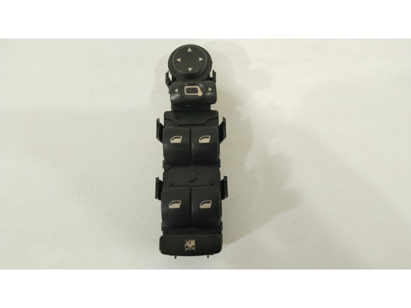 Recambio de mando elevalunas delantero izquierdo para citroën c4 i sedán 1.6 hdi referencia OEM IAM 6554HA  