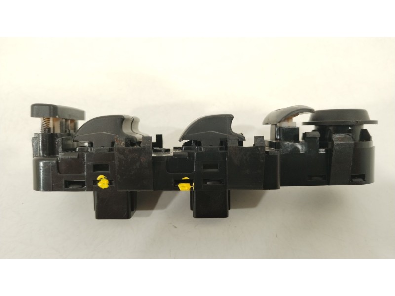 Recambio de mando elevalunas delantero izquierdo para citroën c4 i sedán 1.6 hdi referencia OEM IAM 6554HA  