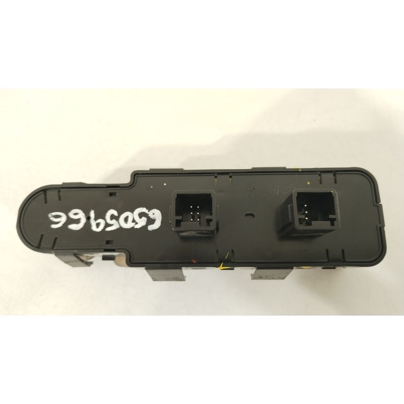 Recambio de mando elevalunas delantero izquierdo para citroën c4 i sedán 1.6 hdi referencia OEM IAM 6554HA  