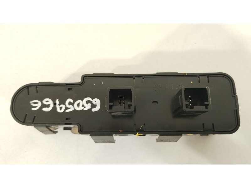 Recambio de mando elevalunas delantero izquierdo para citroën c4 i sedán 1.6 hdi referencia OEM IAM 6554HA  