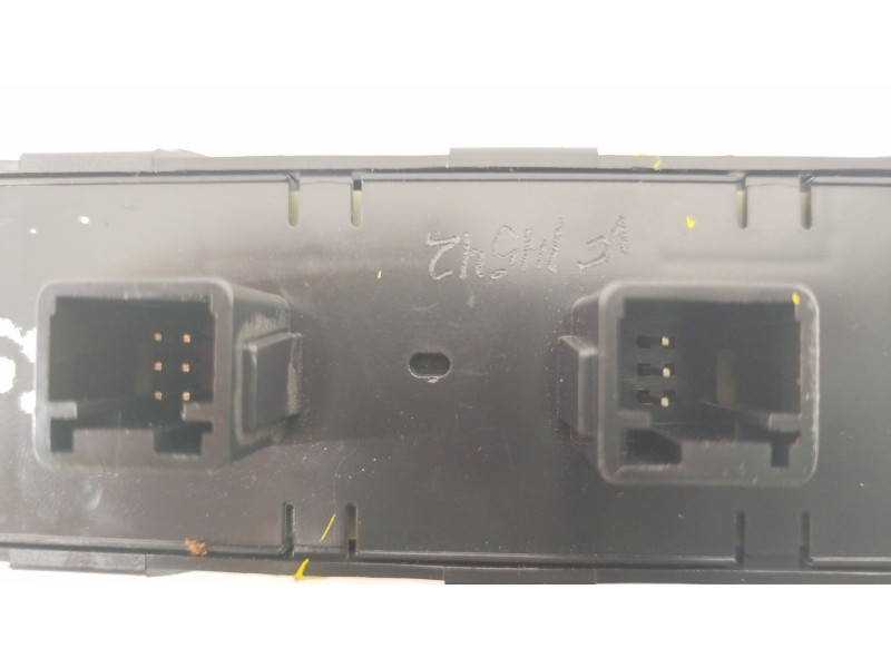 Recambio de mando elevalunas delantero izquierdo para citroën c4 i sedán 1.6 hdi referencia OEM IAM 6554HA  