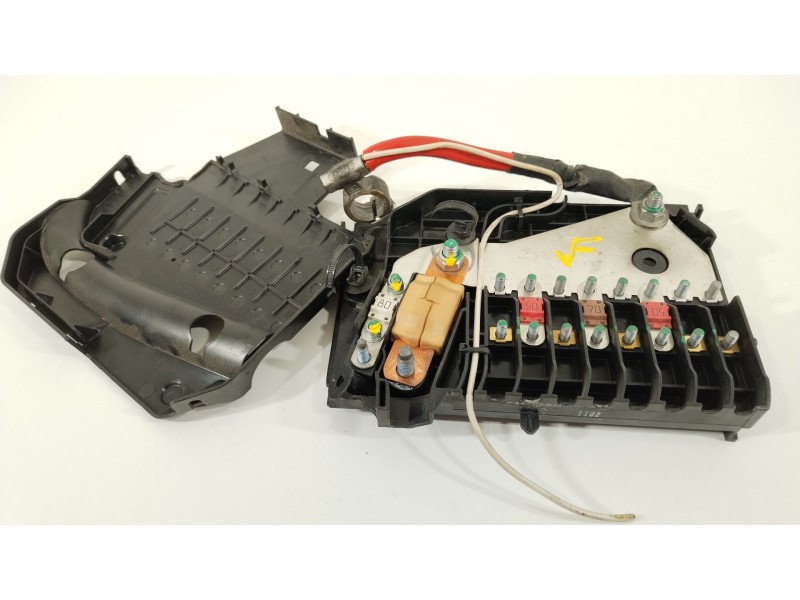 Recambio de caja reles / fusibles para ford focus iii sedán 1.0 ecoboost referencia OEM IAM AV6T14A067BB  