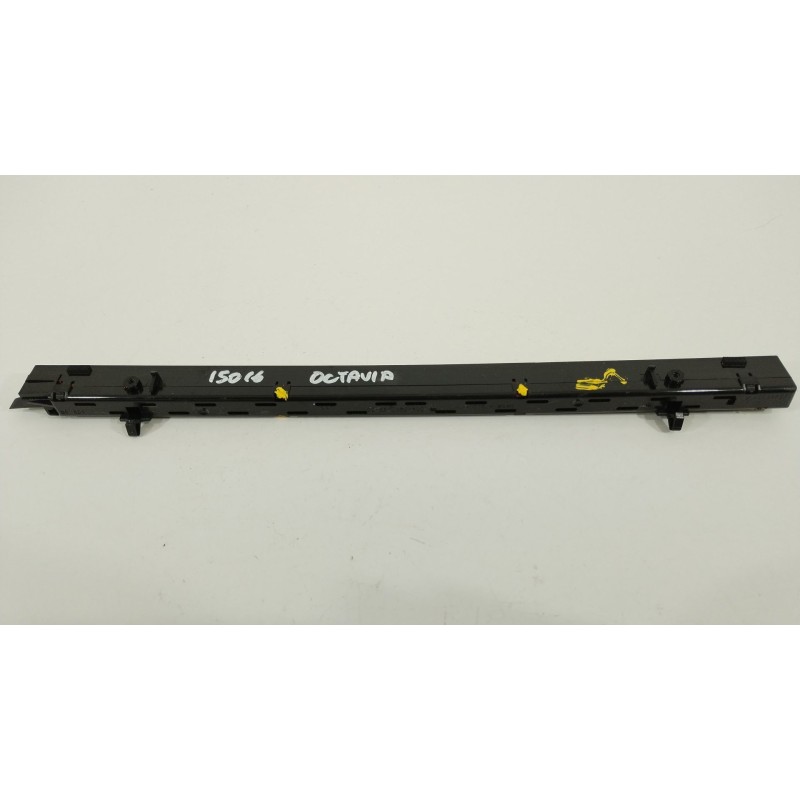 Recambio de piloto trasero central para skoda octavia iii (5e3, nl3, nr3) 1.5 tsi referencia OEM IAM 1Z5945097A  