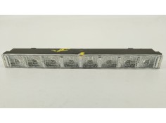 Recambio de piloto trasero central para toyota corolla sedán (_e21_) 1.8 vvti hybrid (zwe211, mzea12) referencia OEM IAM 8100602