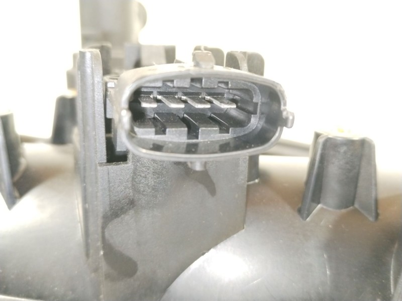 Recambio de colector admision para opel insignia a (g09) 2.0 cdti 4x4 (68) referencia OEM IAM 55571993  