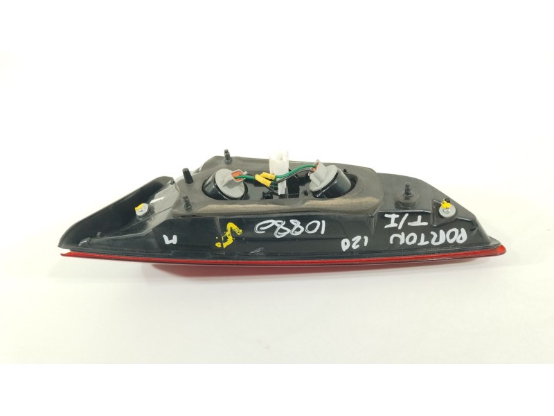 Recambio de piloto trasero izquierdo en porton para hyundai i20 go! brasil referencia OEM IAM 92403C8000  020685999000100147