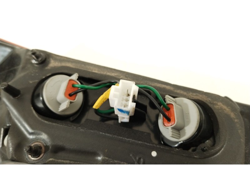 Recambio de piloto trasero derecho en porton para hyundai i20 go! brasil referencia OEM IAM 92404C8000  020675999000100041