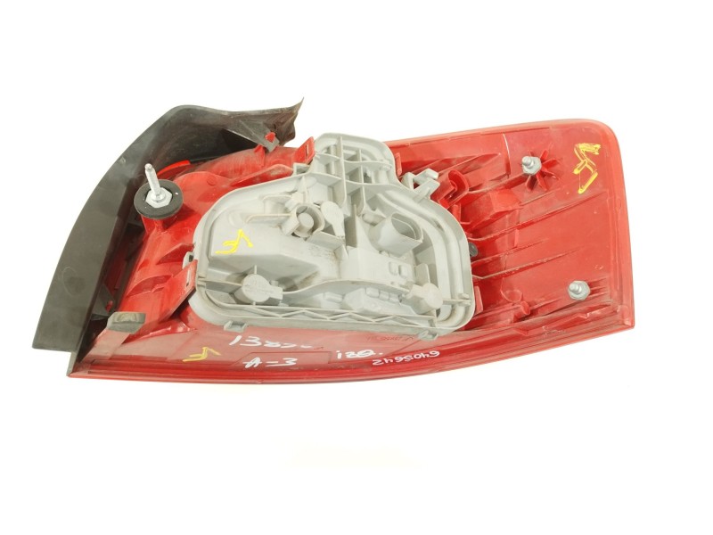 Recambio de piloto trasero izquierdo para audi a3 (8p1) 2.0 tdi 16v referencia OEM IAM 8P3945095  