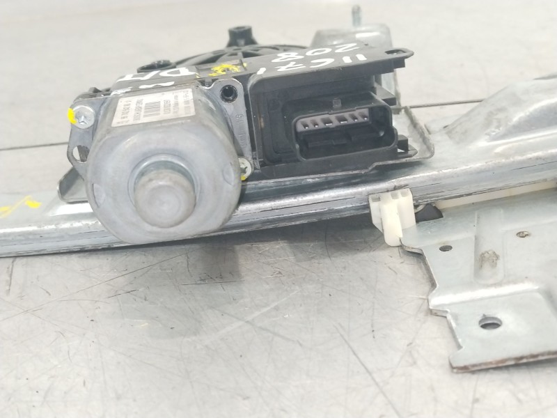 Recambio de elevalunas delantero izquierdo para peugeot 208 style referencia OEM IAM 9673153280 0130822697 9674254280