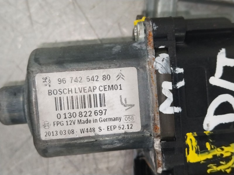 Recambio de elevalunas delantero izquierdo para peugeot 208 style referencia OEM IAM 9673153280 0130822697 9674254280