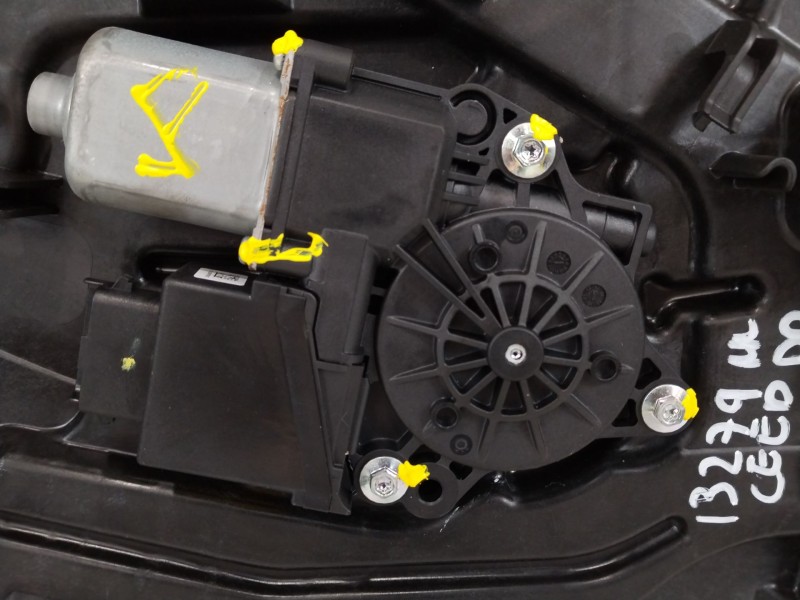 Recambio de elevalunas delantero derecho para kia ceed (cd) 1.0 t-gdi referencia OEM IAM 82480A2311  