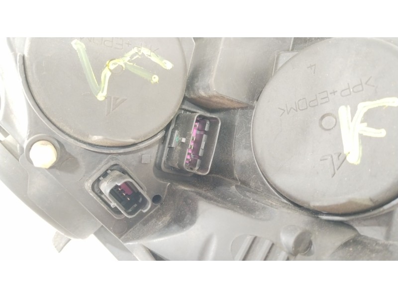 Recambio de faro izquierdo para renault clio iv (bh_) 0.9 tce 90 referencia OEM IAM 260601850R  260603442R