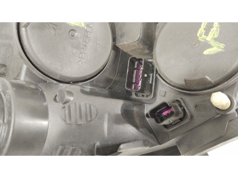Recambio de faro derecho para renault clio iv (bh_) 0.9 tce 90 referencia OEM IAM 260106624R  