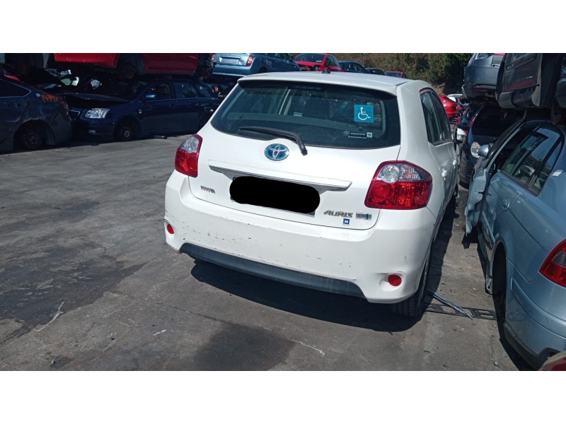 toyota auris (_e15_) del año 2011