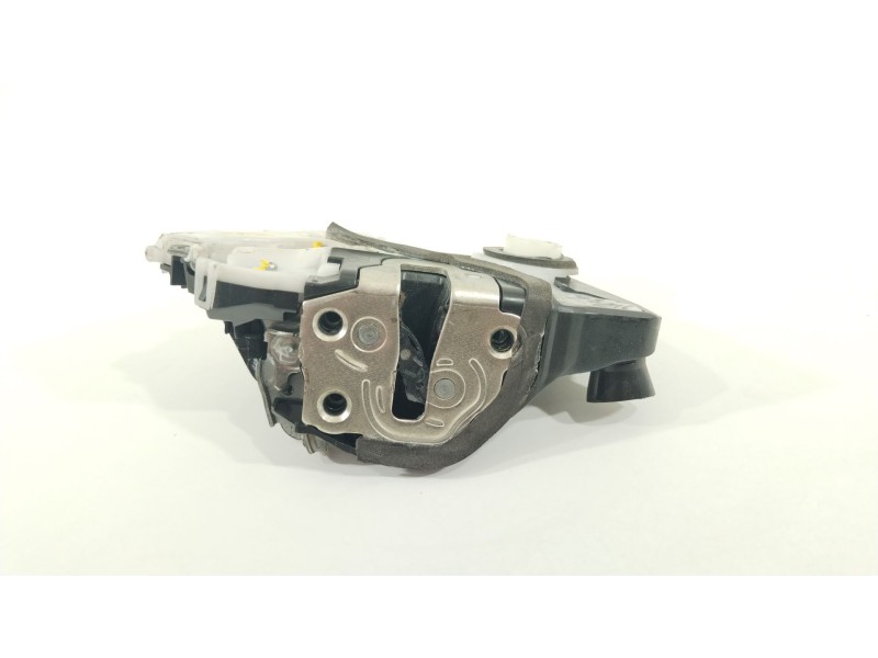 Recambio de cerradura puerta delantera derecha para toyota yaris active referencia OEM IAM 690300D540  