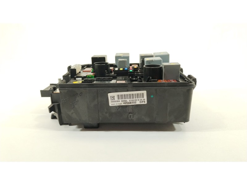 Recambio de caja reles / fusibles para opel mokka / mokka x (j13) 1.6 cdti (_76) referencia OEM IAM 42588102  