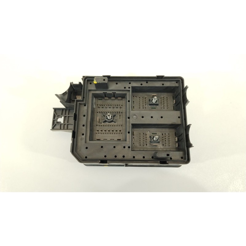 Recambio de caja reles / fusibles para opel mokka / mokka x (j13) 1.6 cdti (_76) referencia OEM IAM 42588102  