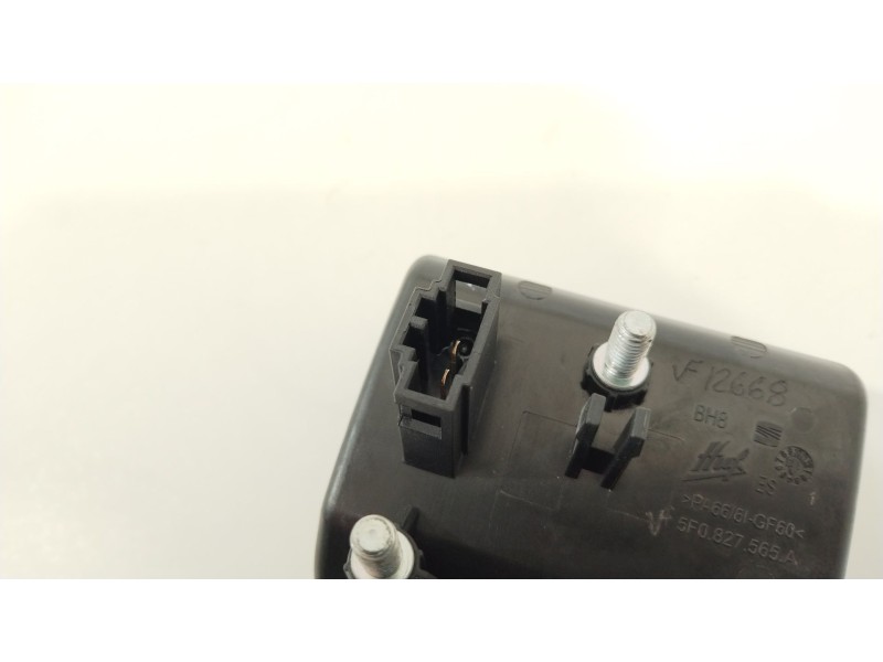 Recambio de maneta exterior porton para seat leon (5f1) 2.0 tdi referencia OEM IAM 5F0827565A  