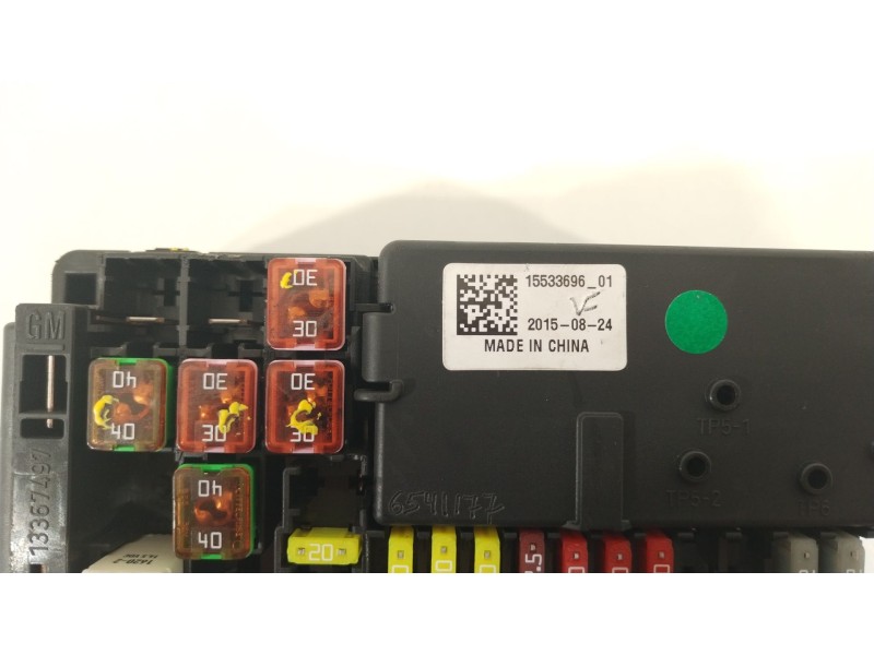 Recambio de caja reles / fusibles para opel astra k (b16) 1.6 cdti (68) referencia OEM IAM 15533696  