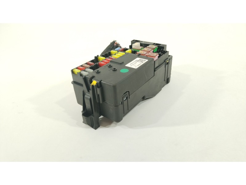 Recambio de caja reles / fusibles para opel astra k (b16) 1.6 cdti (68) referencia OEM IAM 15533696  
