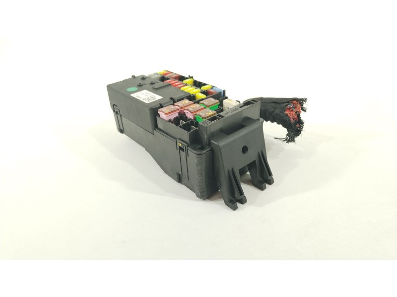 Recambio de caja reles / fusibles para opel astra k (b16) 1.6 cdti (68) referencia OEM IAM 15533696  