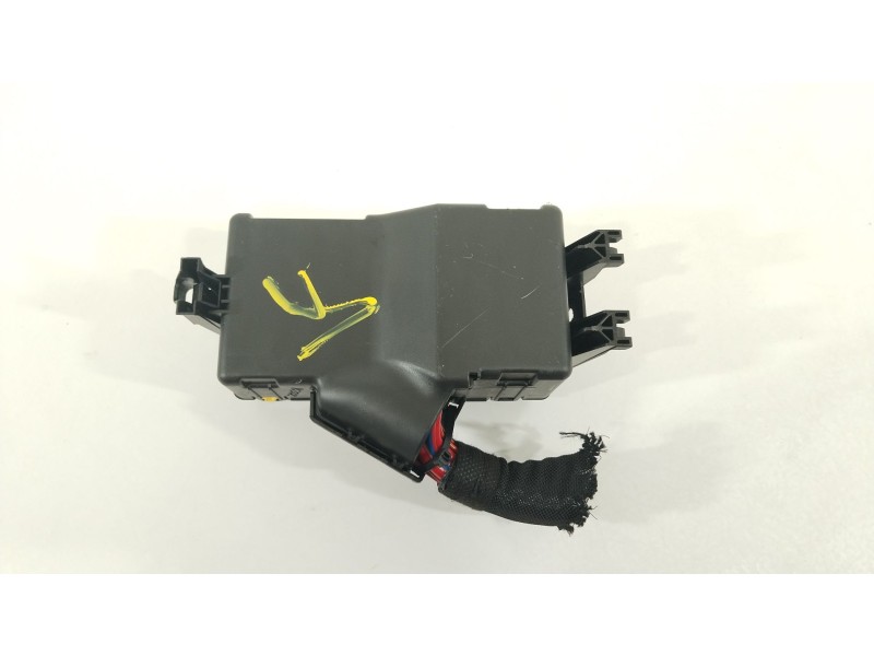 Recambio de caja reles / fusibles para opel astra k (b16) 1.6 cdti (68) referencia OEM IAM 15533696  